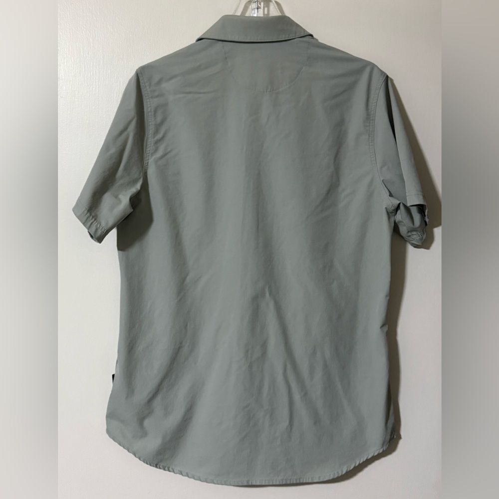 Men's Casual Gray Button-Down Shirt - Picture 6 of 6